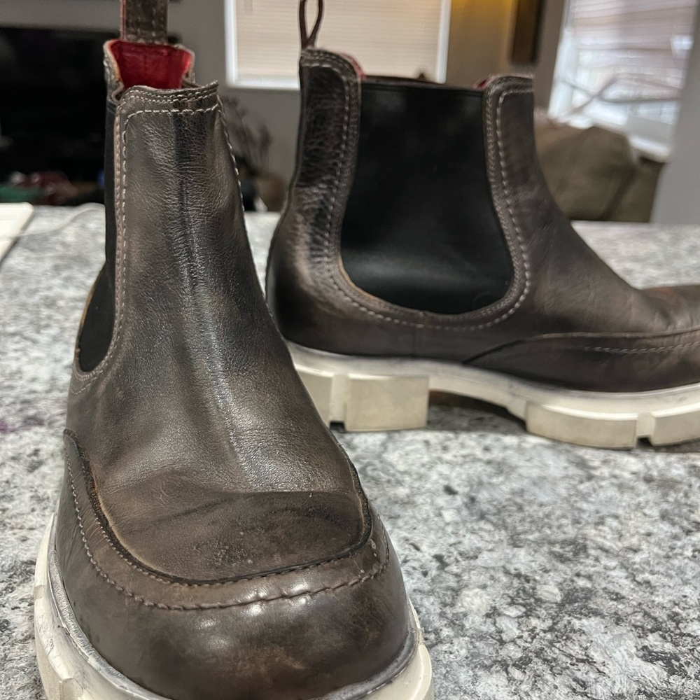 BED|STU Brown Chelsea Boots with Elastic Panels and Rounded Toe